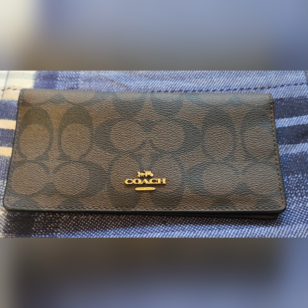 Coach Signature Slim Wallet - Picture 3 of 5